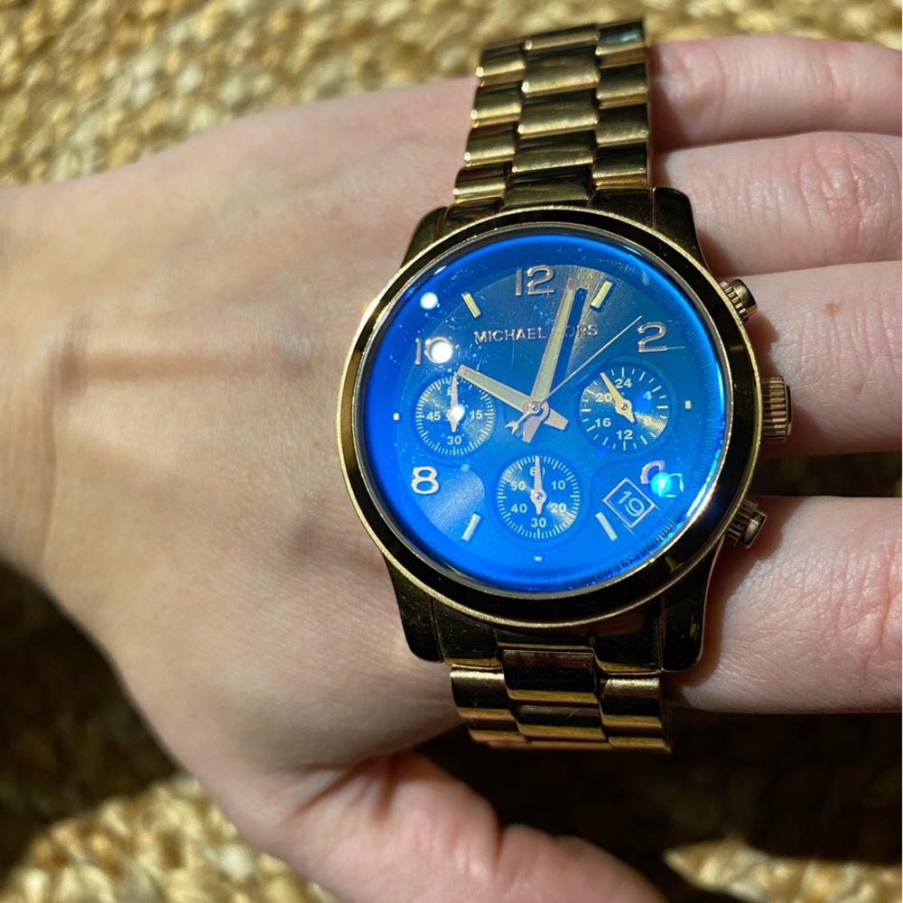 MICHAEL KORS RUNWAY IRIDESCENT DIAL ROSE GOLD-TONE LADIES WATCH MK5940 - Picture 3 of 5